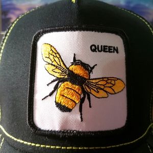 🌺Goorin Bros Queen Bee🐝 Trucker Hat* worn once!